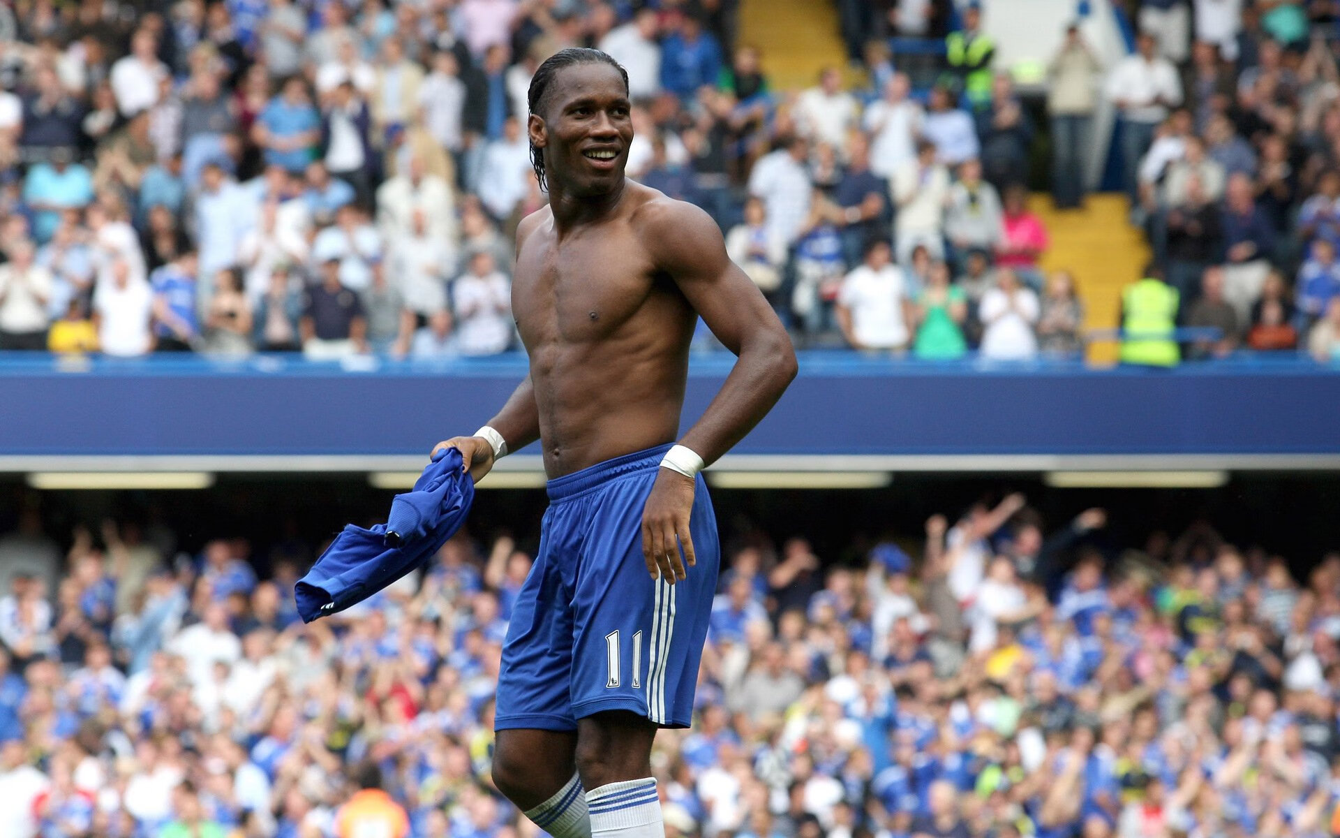 开云网址入口-罗伯特·莱万连续3场破门，刷新个人纪录，罗伯特·莱基